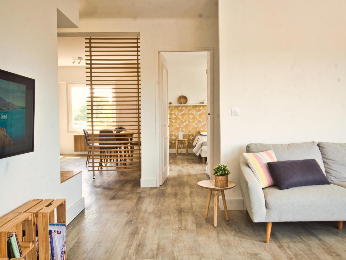 Plage A 200 Metres. Vue Mer Et Esterel ! Renove Apartment Saint-Raphael  Bagian luar foto