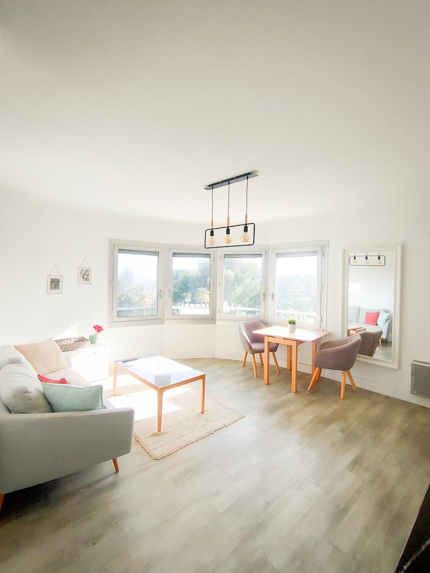 Plage A 200 Metres. Vue Mer Et Esterel ! Renove Apartment Saint-Raphael  Bagian luar foto